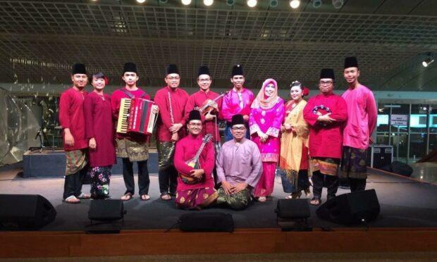 Orkestra Sri Temasek Goes Classical