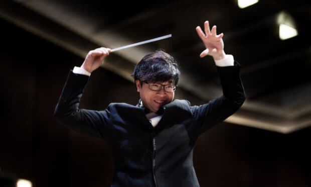Kahchun Wong Conducts Debussy, Wagner and Shostakovich (Online)